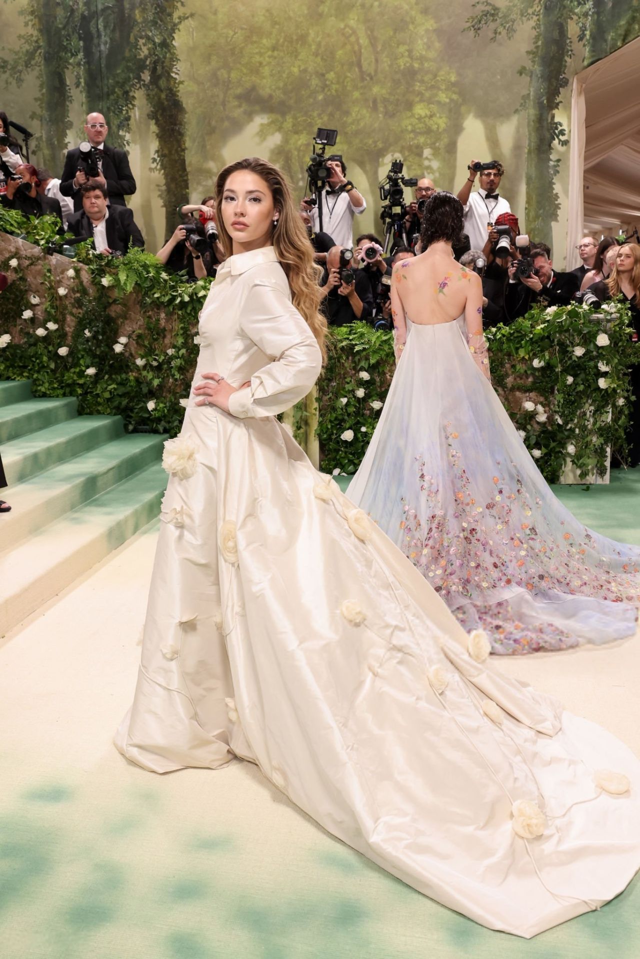 MADELYN CLINE MESMERIZING MET GALA 2024 FASHION EVOLUTION NEW YORK06